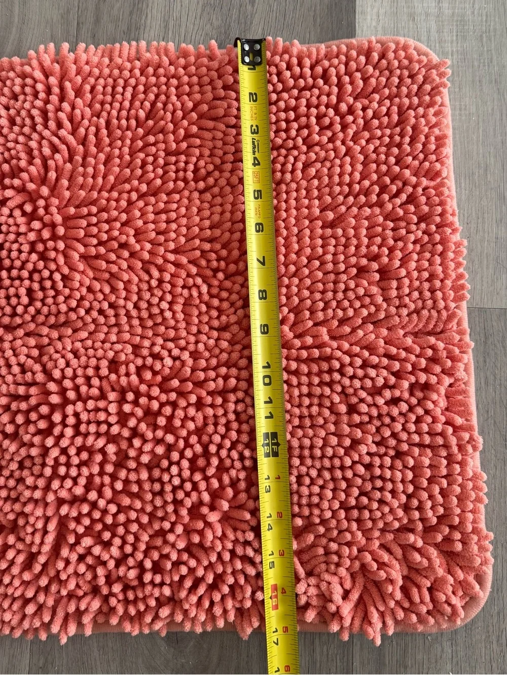 ❤️ Coral Pink Chenille Bath Mat with Non-Slip Backing